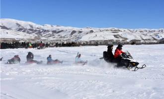  吉林打造世界冰雪旅游目的地：白金产业迎全新发展机遇 