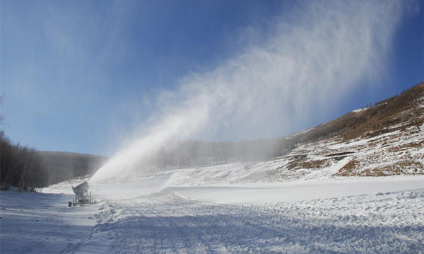 室外造雪机