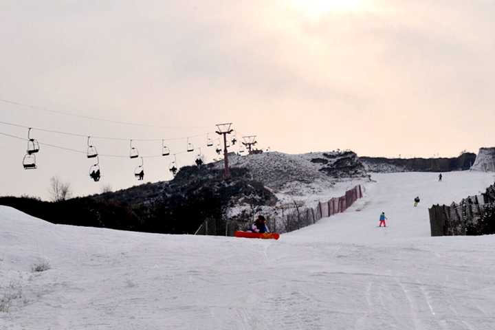 山西运城平陆风口滑雪场