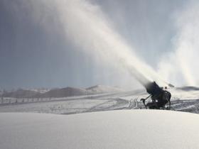 经营滑雪场为什么要使用造雪机？