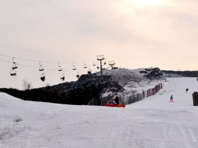 山西运城平陆风口滑雪场