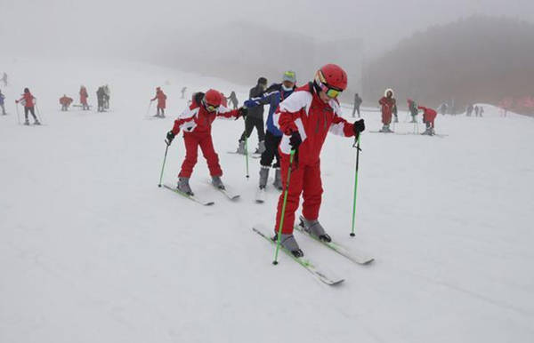 央视网评：把我国冰雪运动搞上去 3