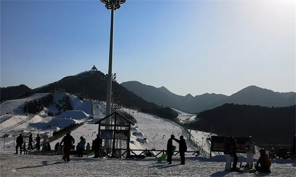 滑雪场建设